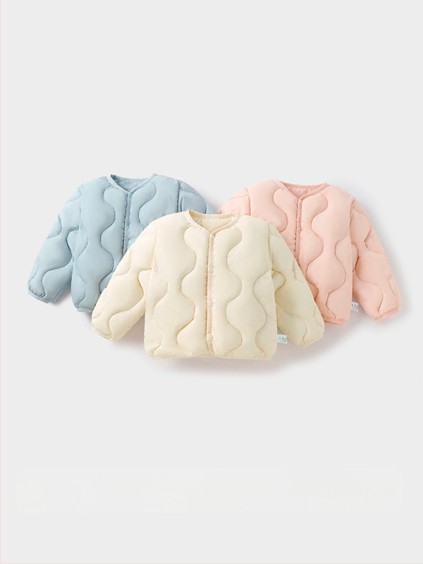 Gyerekeknek szóló pehelydzseki, uniszex, 81-85% fehér kacsa pehely, rövid fazon, laza illeszkedés, poliészter külső és bélés