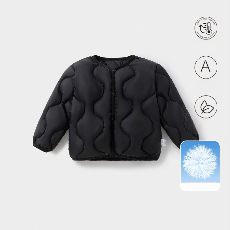 Gyerekeknek szóló pehelydzseki, uniszex, 81-85% fehér kacsa pehely, rövid fazon, laza illeszkedés, poliészter külső és bélés