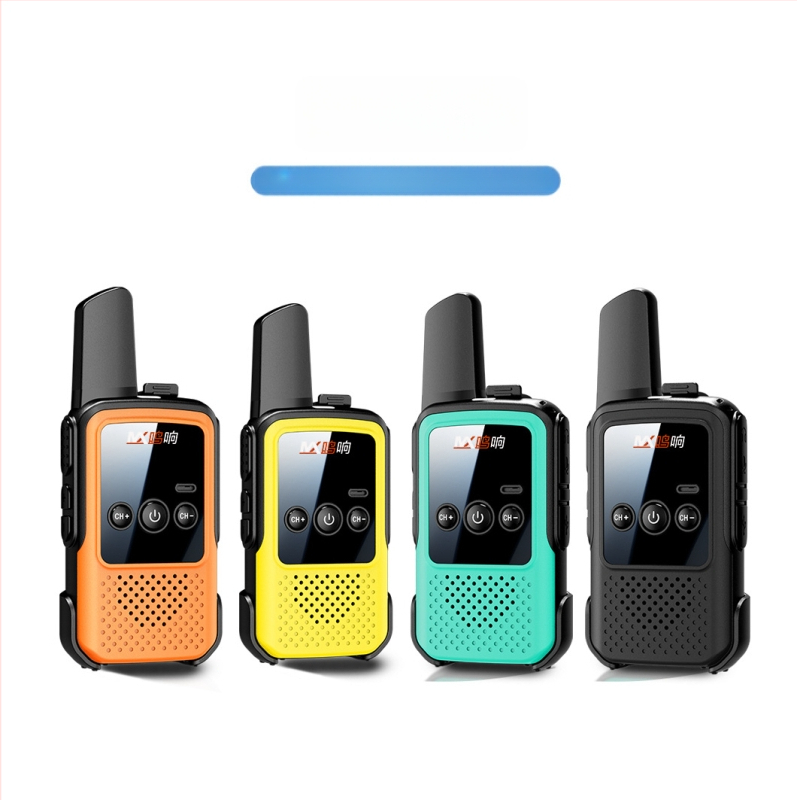 Kézi Walkie-Talkie – Mini, hosszú hatótávolság 5–10 km, 400–470 MHz, 16 csatorna, kimeneti teljesítmény 5 W
