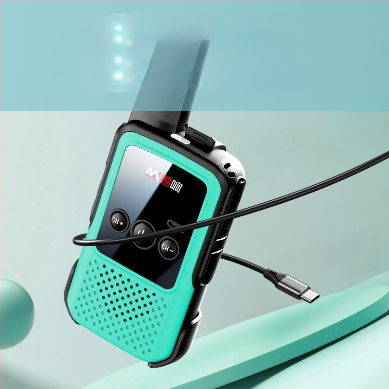 Kézi Walkie-Talkie – Mini, hosszú hatótávolság 5–10 km, 400–470 MHz, 16 csatorna, kimeneti teljesítmény 5 W