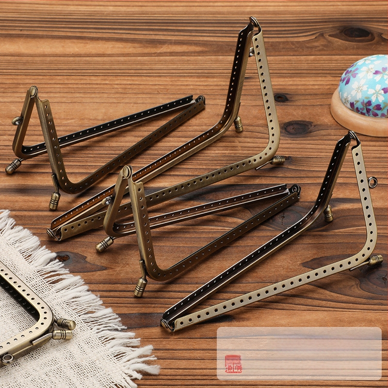 Príslušenstvo pre kabelky — kovové súčiastky tvaru L a tvaru 7, železo, XFL, odolné voči opotrebeniu, jar 2023