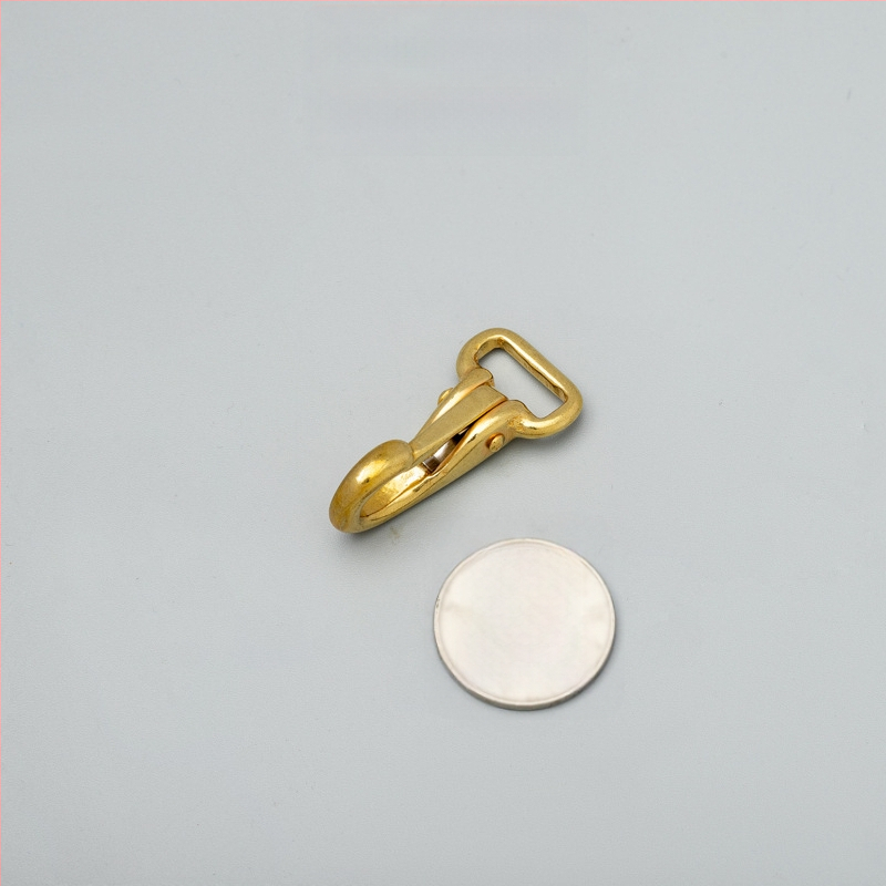 Mosadzový háčik na tašku s prackou - Tuoxin séria 56B, kožené doplnky