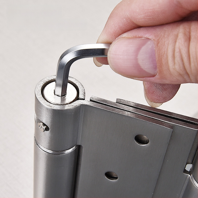 Rugós pánt rozsdamentes acélból, szálcsiszolt felület, kétirányú nyitás, automatikus zárás