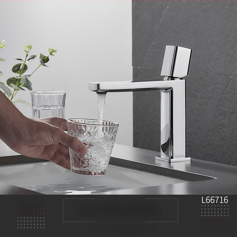 Meďový miešací kohútik na umývadlo, namontovaný na doske, keramická kartušová vložka, jednoručný, 0-99°C, 0,8 MPa