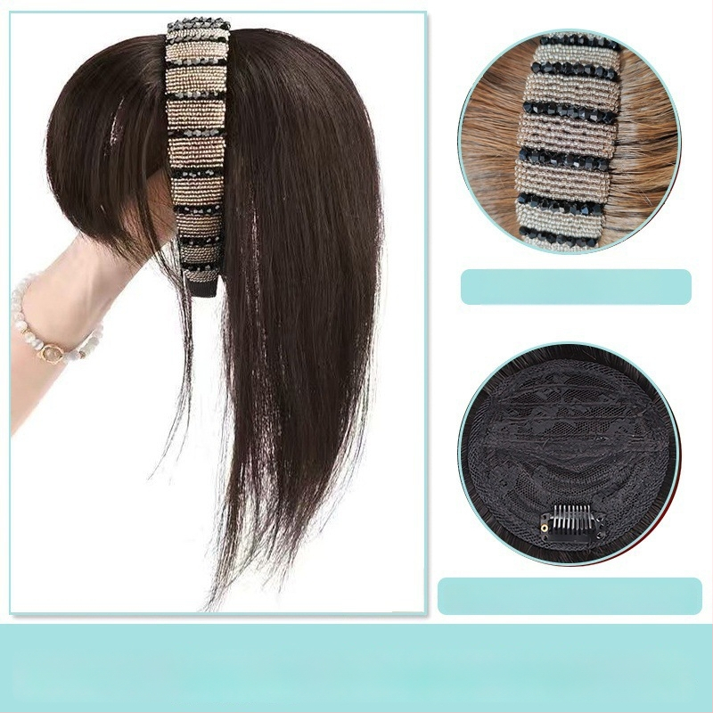 Fejkendővel és frufruval ellátott paróka, egy darabos kialakítás; széles gyémántos kristályos fejkendő; hőálló huzalból készült haj; a frufru egyenes vagy ferde; festhető és göndöríthető