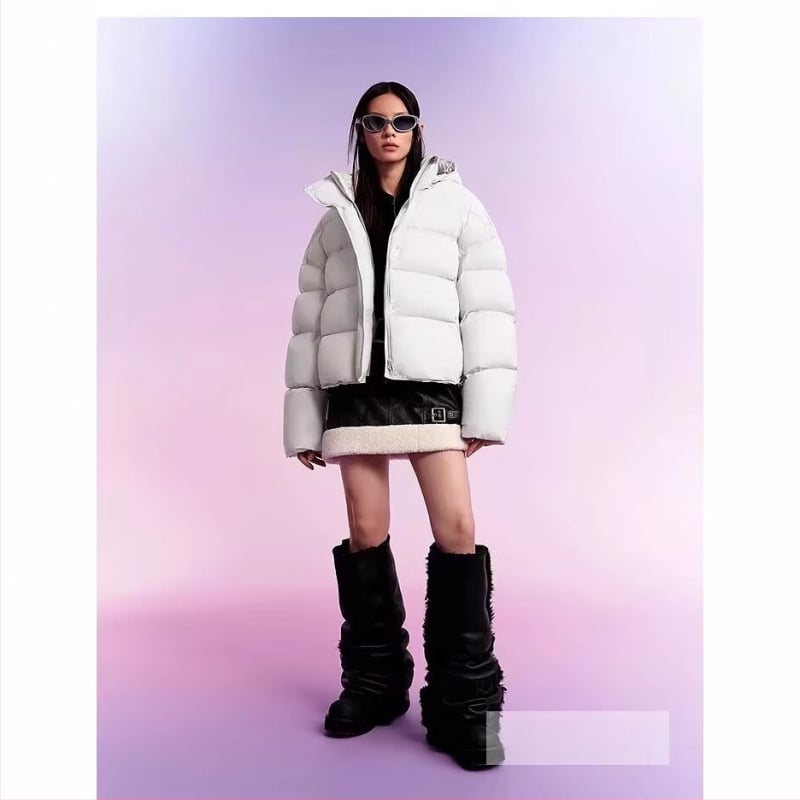 Dámska bunde s kapucňou, hrubá izolácia, nylonová látka, výplň kačacím perom 51–55%, stredná dĺžka, zips