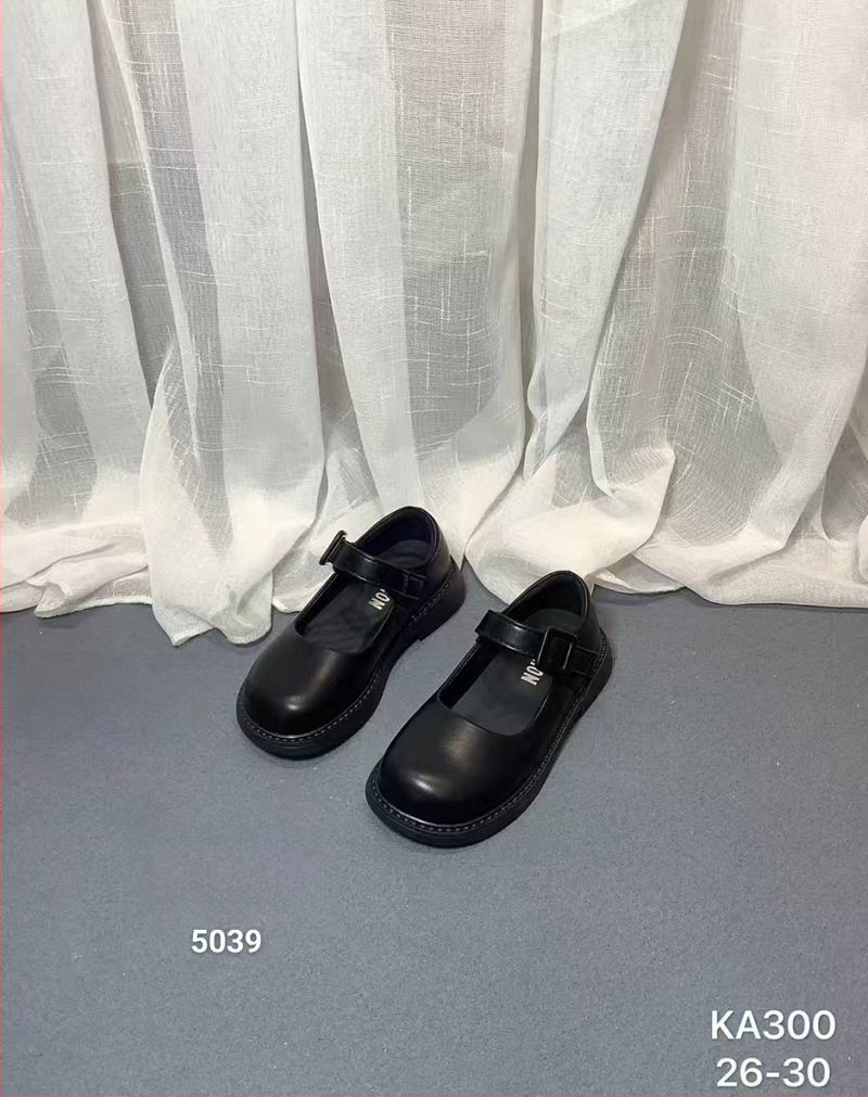 Gyerekeknek iskolai cipő, brit stílus, felsőrész mikrofibra bőrből, Velcro-zár, PU talpbetét, TPR talp