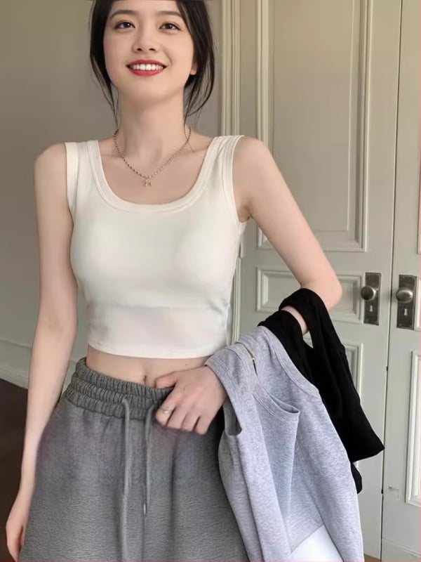 Női ultrakönnyű rövid top mellnél támasztó és wrap dizájnnal - ujjatlan crop top, poliészter 90–95%, sling stílus, dupla pánt