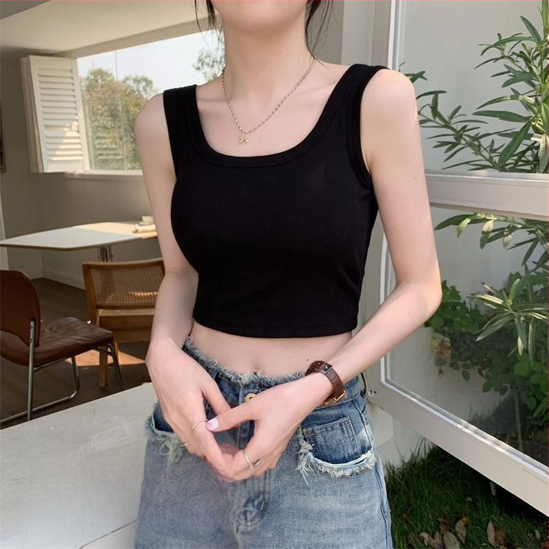 Női ultrakönnyű rövid top mellnél támasztó és wrap dizájnnal - ujjatlan crop top, poliészter 90–95%, sling stílus, dupla pánt