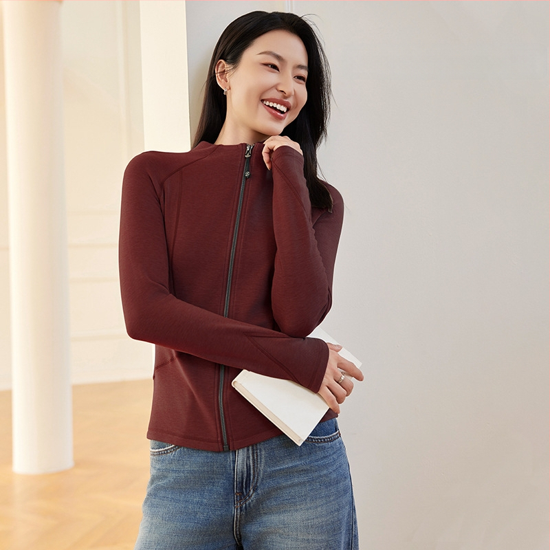 Dámsky kabát z akrylu, úzka silueta, zips, dlhé rukávy, stojací golier