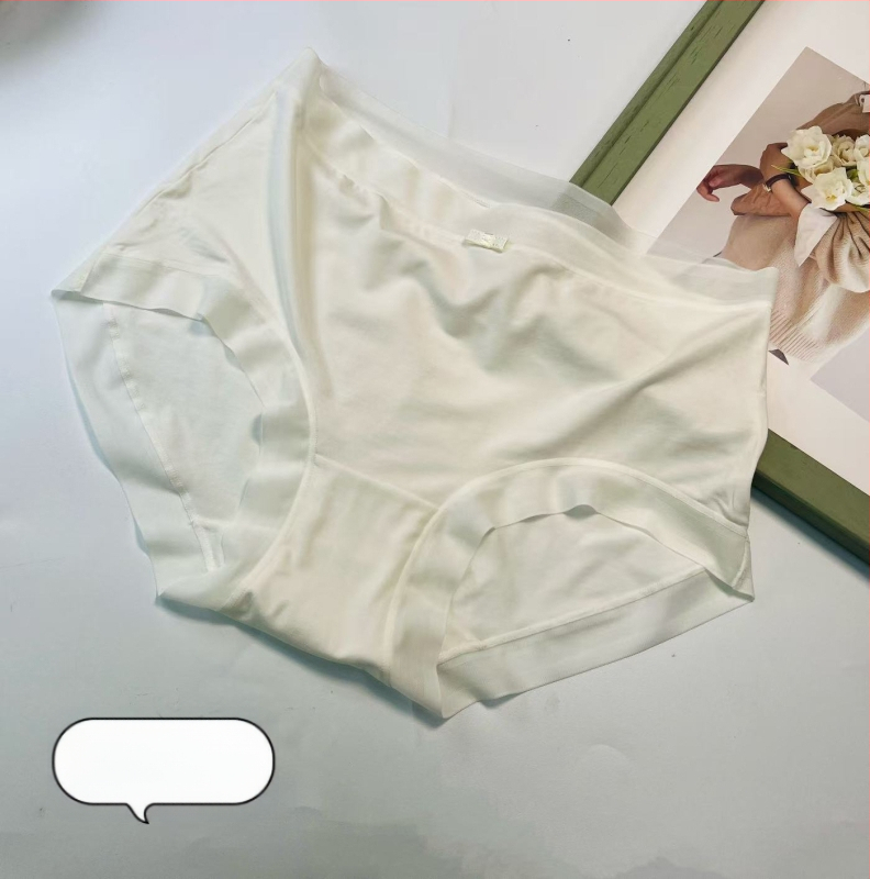 Dámske nohavičky z ultra jemného modalu s hodvábom z moruše; priedušné, antibakteriálne; pletený materiál; stredný pás; podšívka rozkroku 100% bavlna