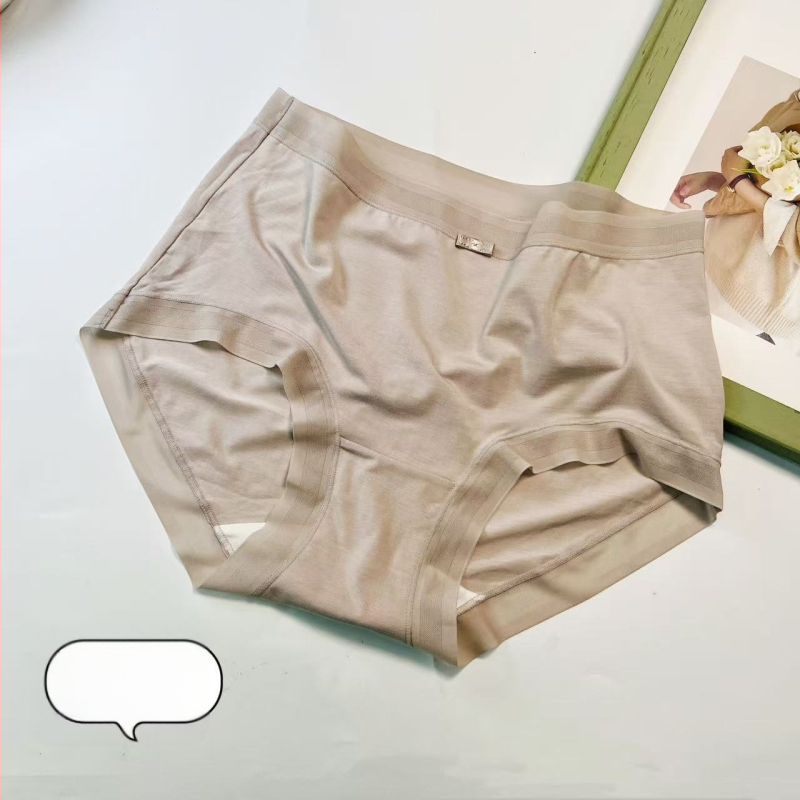 Dámske nohavičky z ultra jemného modalu s hodvábom z moruše; priedušné, antibakteriálne; pletený materiál; stredný pás; podšívka rozkroku 100% bavlna