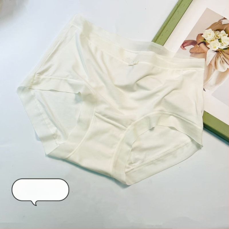 Dámske nohavičky z ultra jemného modalu s hodvábom z moruše; priedušné, antibakteriálne; pletený materiál; stredný pás; podšívka rozkroku 100% bavlna