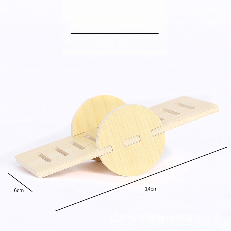 Plus Card Drevený domček pre škrečky s platformou a lezeckým rebríkom