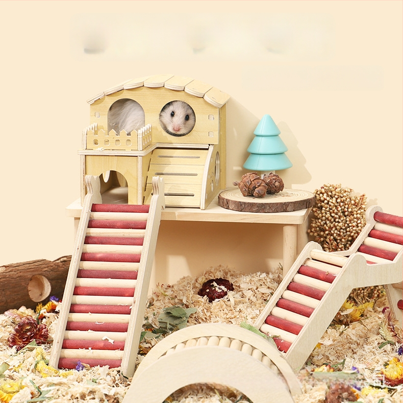 Plus Card Drevený domček pre škrečky s platformou a lezeckým rebríkom