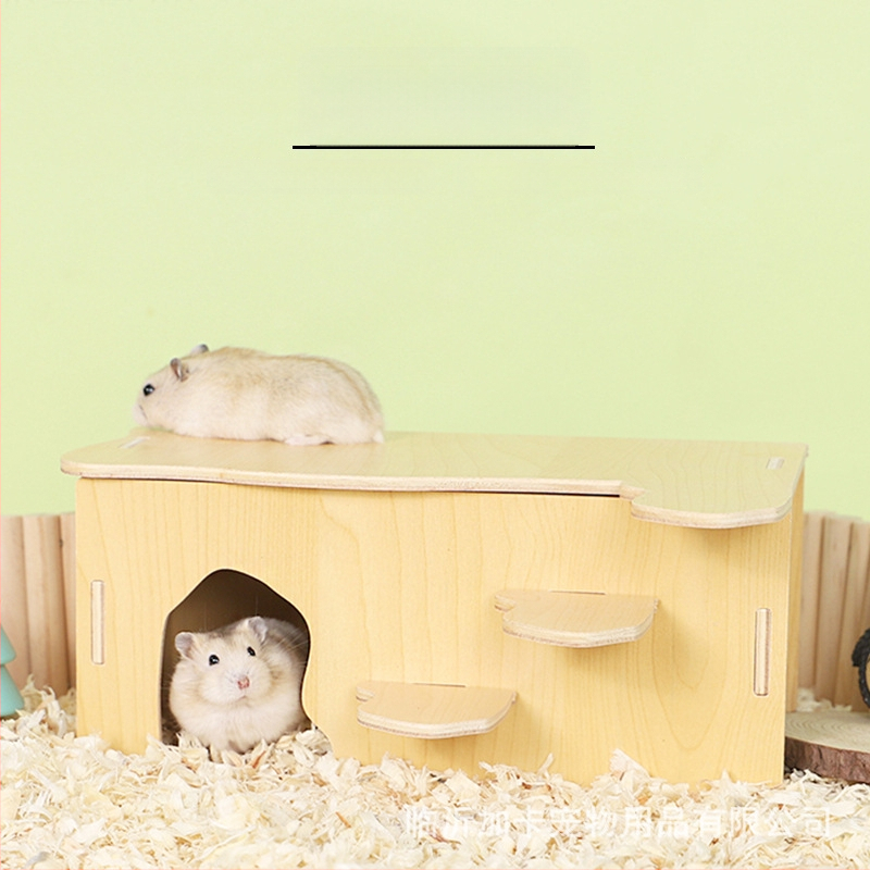 Plus Card Drevený domček pre škrečky s platformou a lezeckým rebríkom