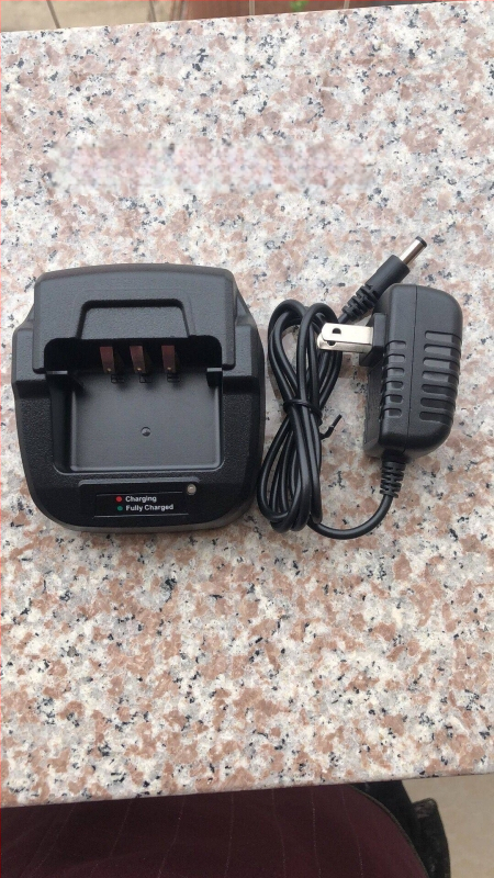 Walkie-Talkie LiPo akkumulátor USB töltővel – Kapacitás 8000, RF Kimenet 400, Frekvenciasáv 10km-50km, Elméleti távolság 1.5km-3km, Vízálló