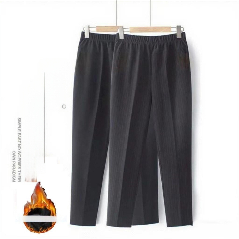 Női capri nadrág, magas derék, laza szabás, egyenes szár, poliészter anyag (90-95% poliészter)