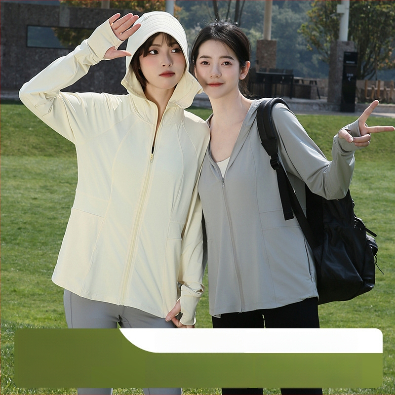 Dámska letná vetrovka s UV ochranou UPF50+, priedušná a ľahká, s kapucňou, polyester