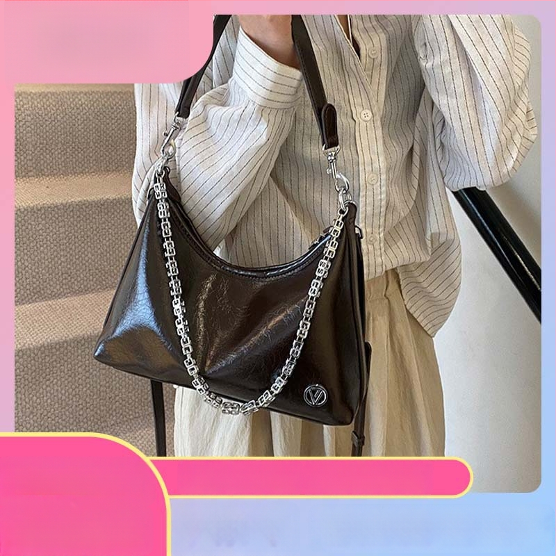 Γυναικεία crossbody τσάντα με αστικό μινιμαλισμό, PU υλικό, μορφή dumpling, φερμουάρ για το άνοιγμα, επένδυση από συνθετικό δέρμα