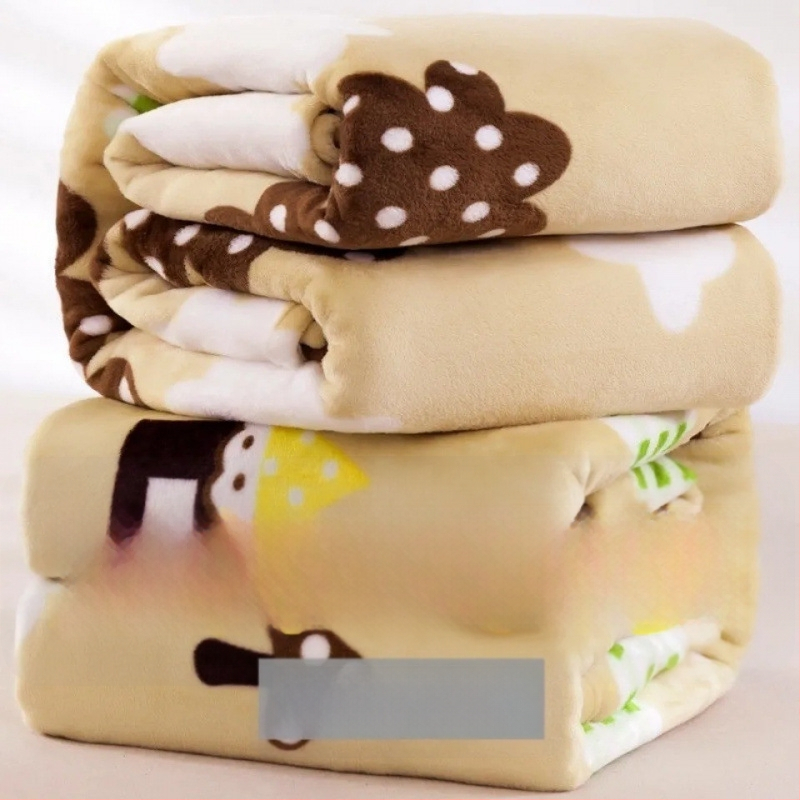 Pătură din fleece coral, fibră de poliamidă, potrivită pentru toate sezoanele, ușoară, sub 300 g.