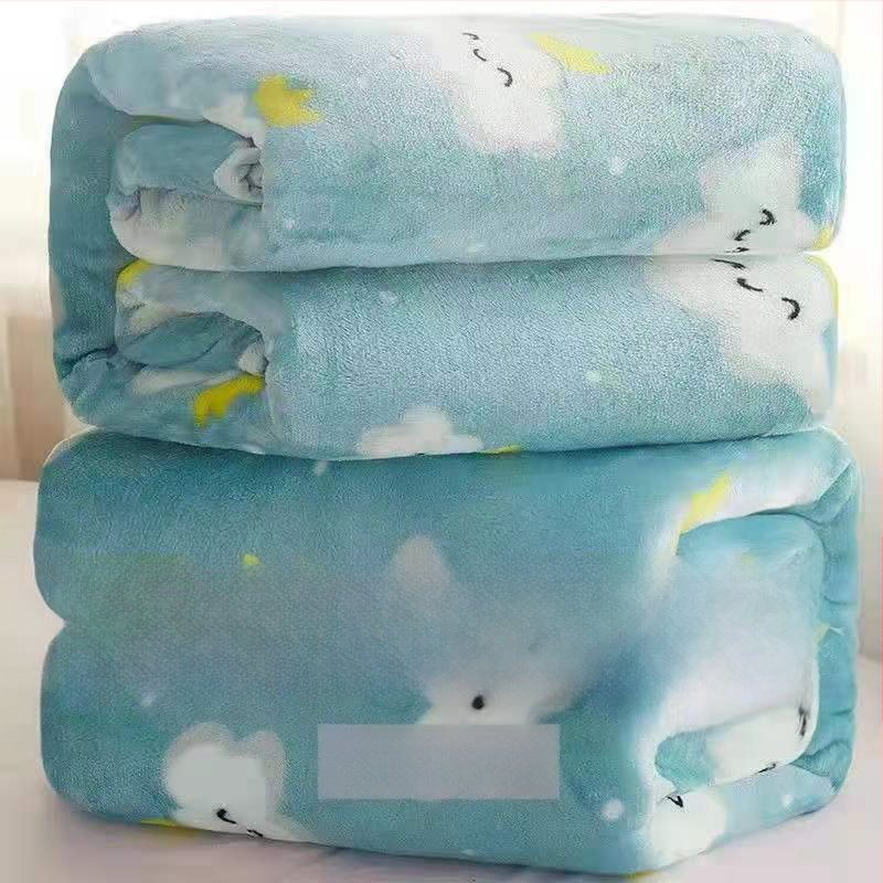 Pătură din fleece coral, fibră de poliamidă, potrivită pentru toate sezoanele, ușoară, sub 300 g.