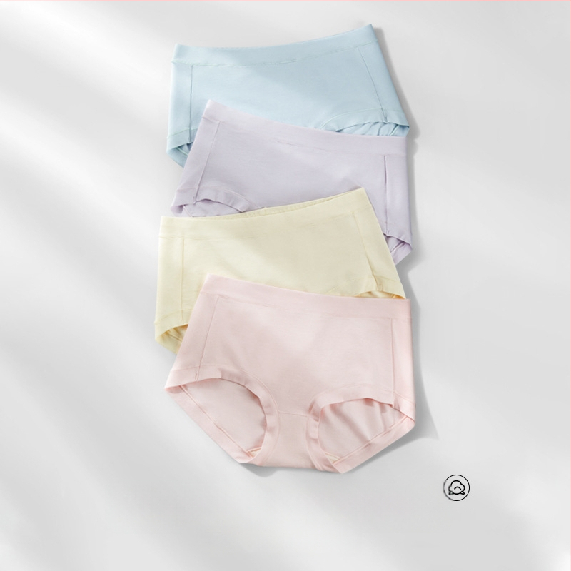Ženské bavlnené nohavičky - priedušné, tvarujú brucho, antibakteriálne; stredná výška pásu; pletené tkanivo; rozkroková podšívka 80–90% regenerovanej celulózovej vlákne; 90–95% bavlna