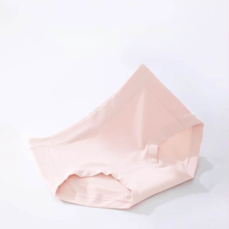 Ženské bavlnené nohavičky - priedušné, tvarujú brucho, antibakteriálne; stredná výška pásu; pletené tkanivo; rozkroková podšívka 80–90% regenerovanej celulózovej vlákne; 90–95% bavlna