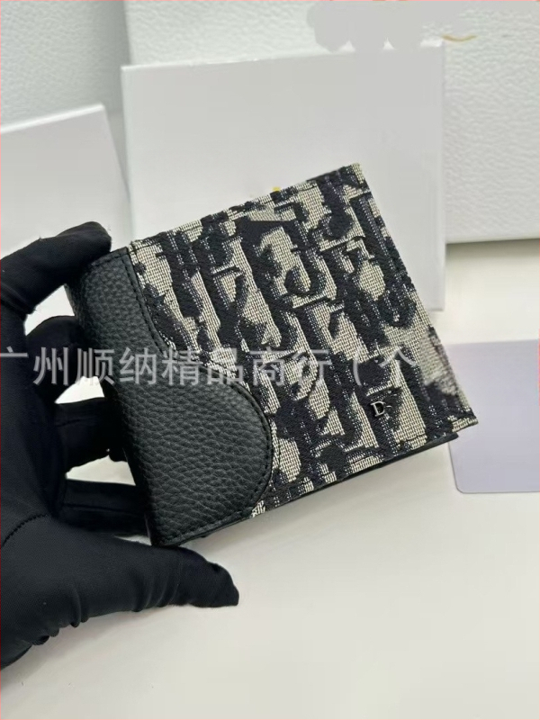 D-brand valódi bőrből készült kártyatartó, rövid modell, gyémántvarrás, kopásálló