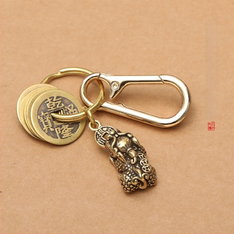 Kovový kľúčen s Pixiu, motívy tekvice a zverokruhu — prívesok na auto a tašku, unisex