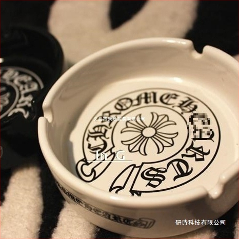 Керамичен пепелник с гравиран текст, модел 985, марка Yanshi