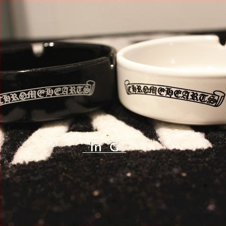 Керамичен пепелник с гравиран текст, модел 985, марка Yanshi