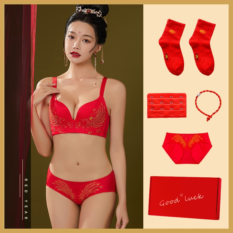 Set de sutiene cu dantelă brodată, cupă 3/4, fără arcuri metalice, cupă modelată cu partea superioară subțire și partea inferioară mai groasă, material principal nylon, căptușeală spandex, închidere la spate cu patru rânduri de cârlige