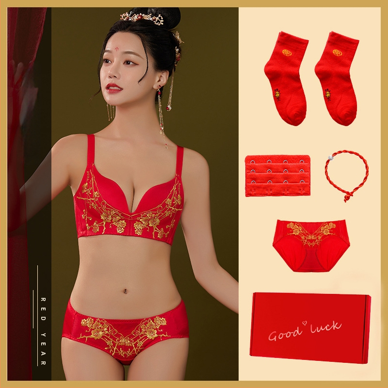 Set de sutiene cu dantelă brodată, cupă 3/4, fără arcuri metalice, cupă modelată cu partea superioară subțire și partea inferioară mai groasă, material principal nylon, căptușeală spandex, închidere la spate cu patru rânduri de cârlige