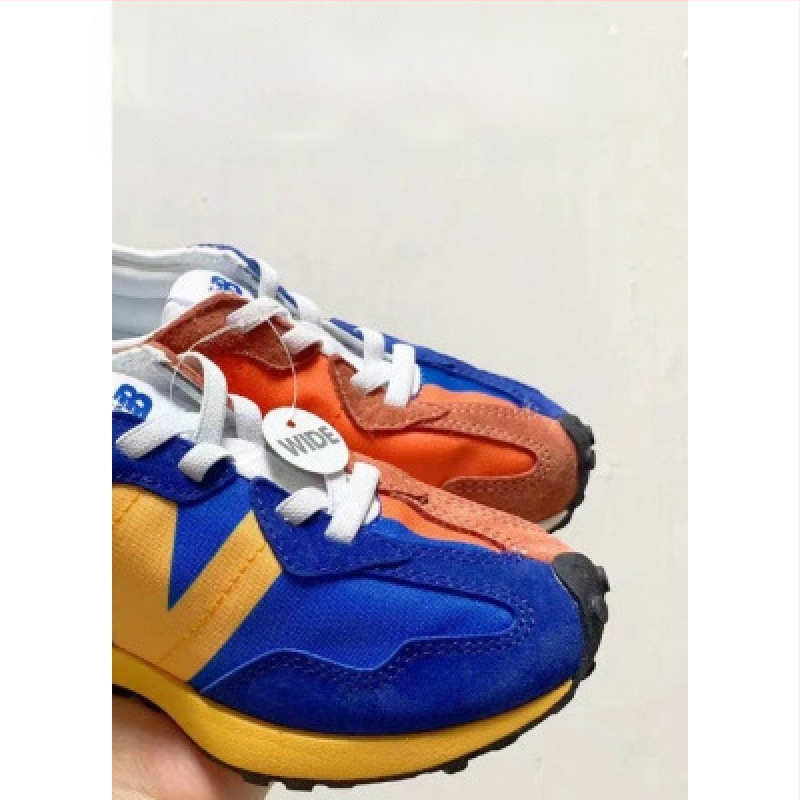 Detské bežecké topánky s elastickým pásom; semišový povrch; gumová podrážka; protišmykové; pre vek 4–16 rokov