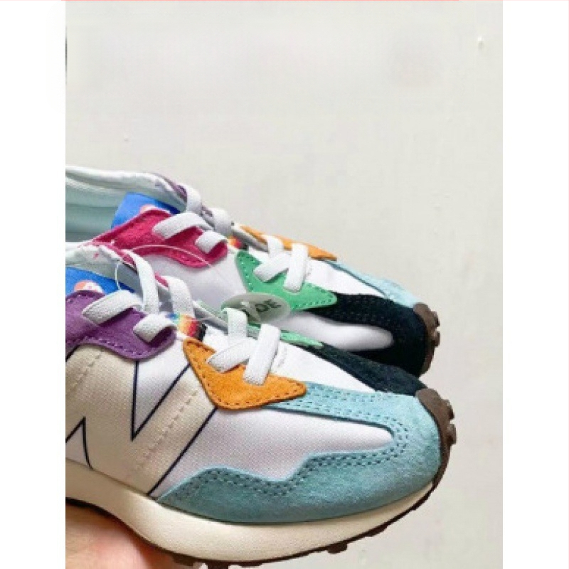 Detské bežecké topánky s elastickým pásom; semišový povrch; gumová podrážka; protišmykové; pre vek 4–16 rokov