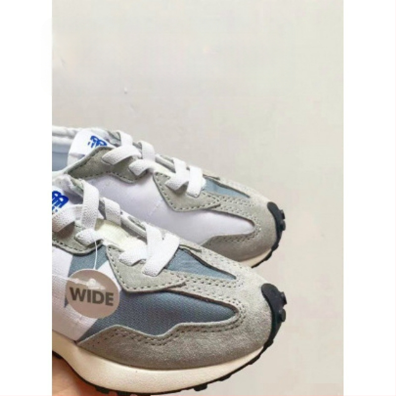 Detské bežecké topánky s elastickým pásom; semišový povrch; gumová podrážka; protišmykové; pre vek 4–16 rokov