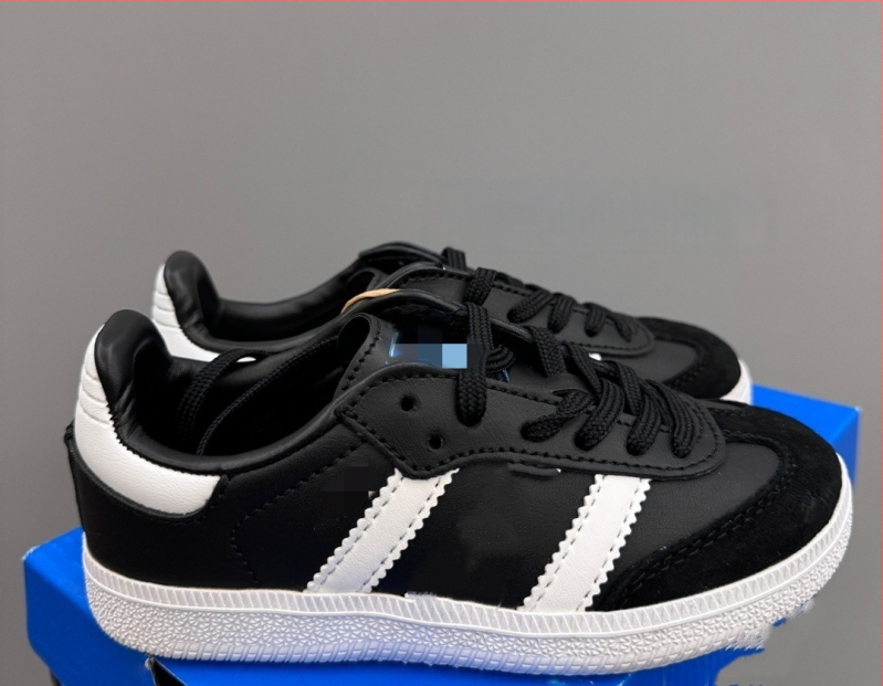 Gyerekeknek szánt vékony talpú sportcipő, pamut felsőrész, belső textil, könnyű, műanyag talp