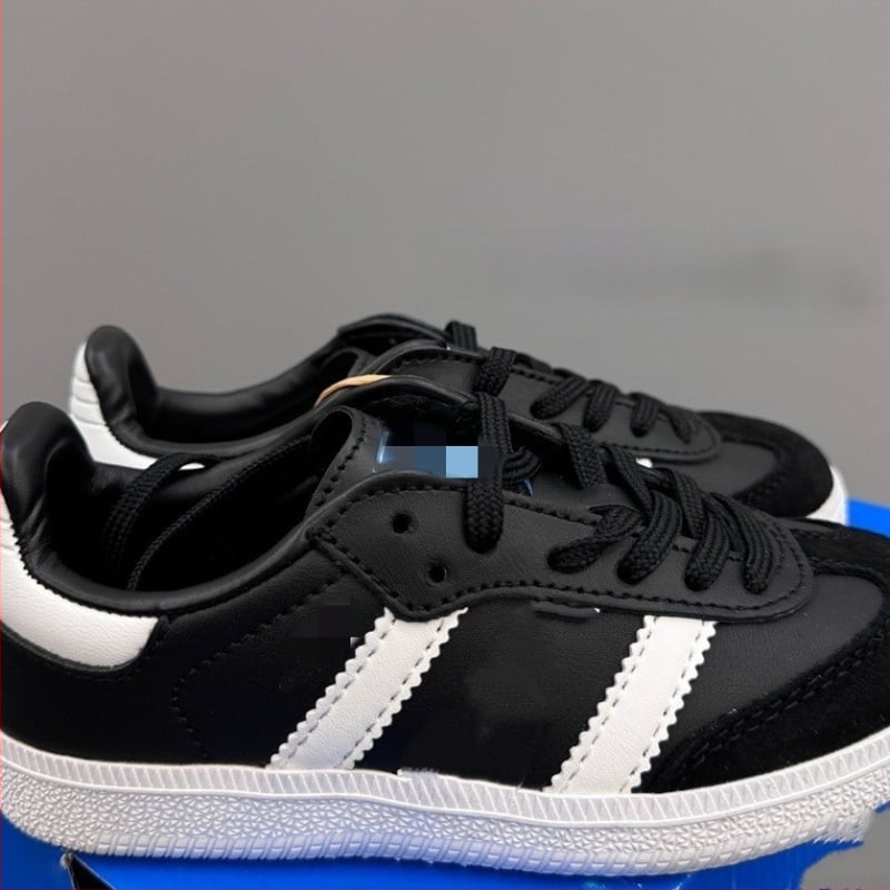 Gyerekeknek szánt vékony talpú sportcipő, pamut felsőrész, belső textil, könnyű, műanyag talp