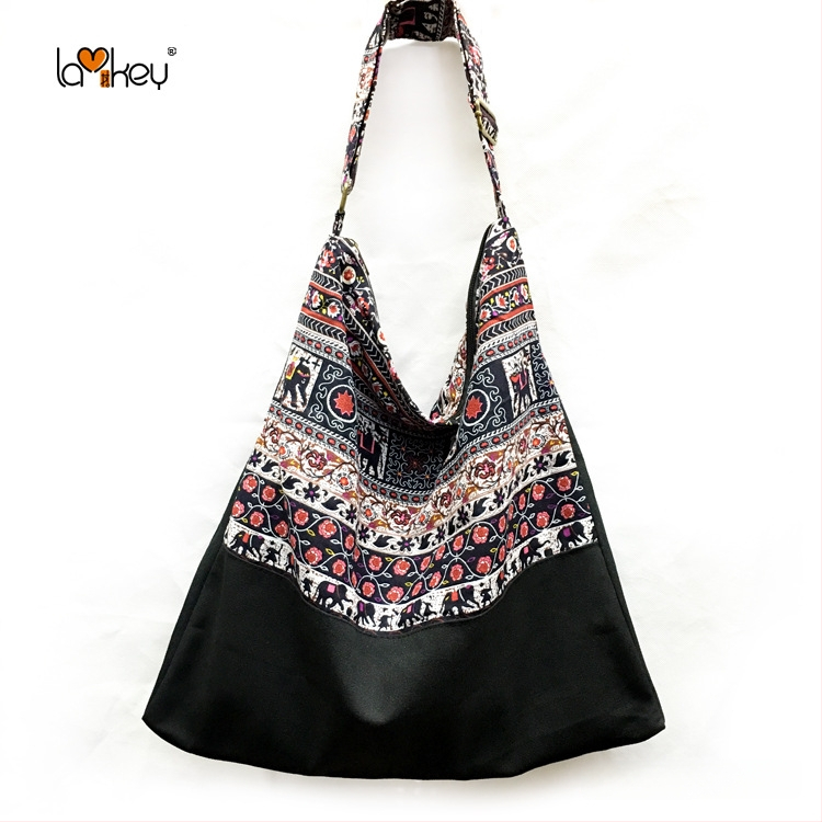 Női váll-táska etnikus stílussal, pamut anyag, csíkos minta, cipzáras nyitás, pamut bélés