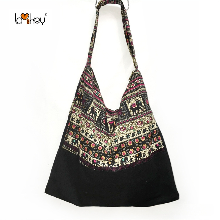 Női váll-táska etnikus stílussal, pamut anyag, csíkos minta, cipzáras nyitás, pamut bélés