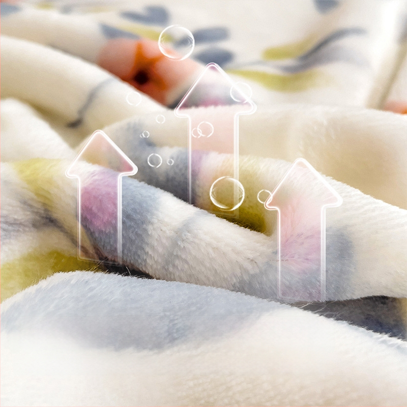 Pătură cu model plante și flori; 100% poliester; greutate 500 g; primăvară și toamnă