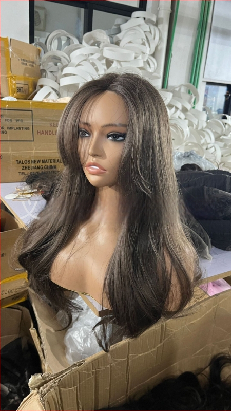 Perucă cu dantelă frontală în formă de U, volum în creștet, bucle mari și pufoase, complet lucrată manual, păr lung buclat cu breton oblic