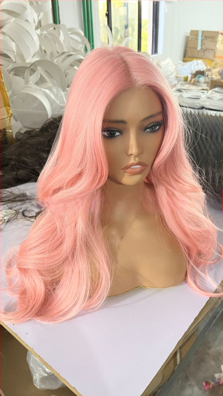 Perucă cu dantelă frontală în formă de U, volum în creștet, bucle mari și pufoase, complet lucrată manual, păr lung buclat cu breton oblic