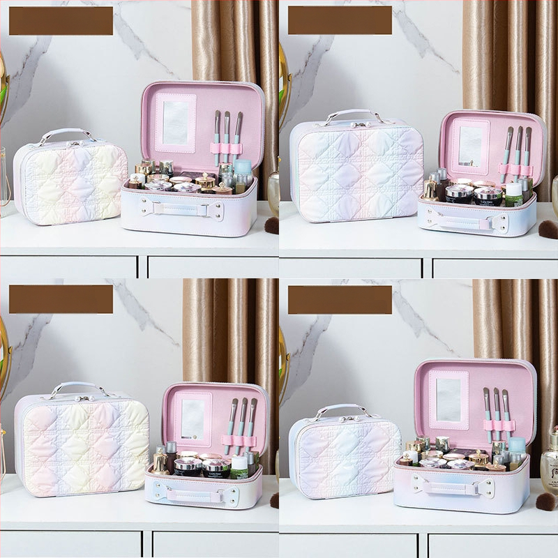 Kozmetička torbica s ogledalom, PVC materijal, zatvarač, karirani uzorak, prijenosna s univerzalnim kotačićima