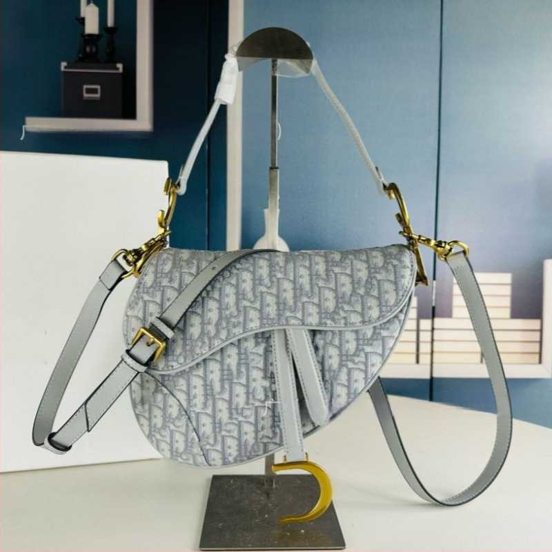 Saddle bag din piele naturală, broderie, închidere cu șnur și cataramă, interior laminat cu fermoar