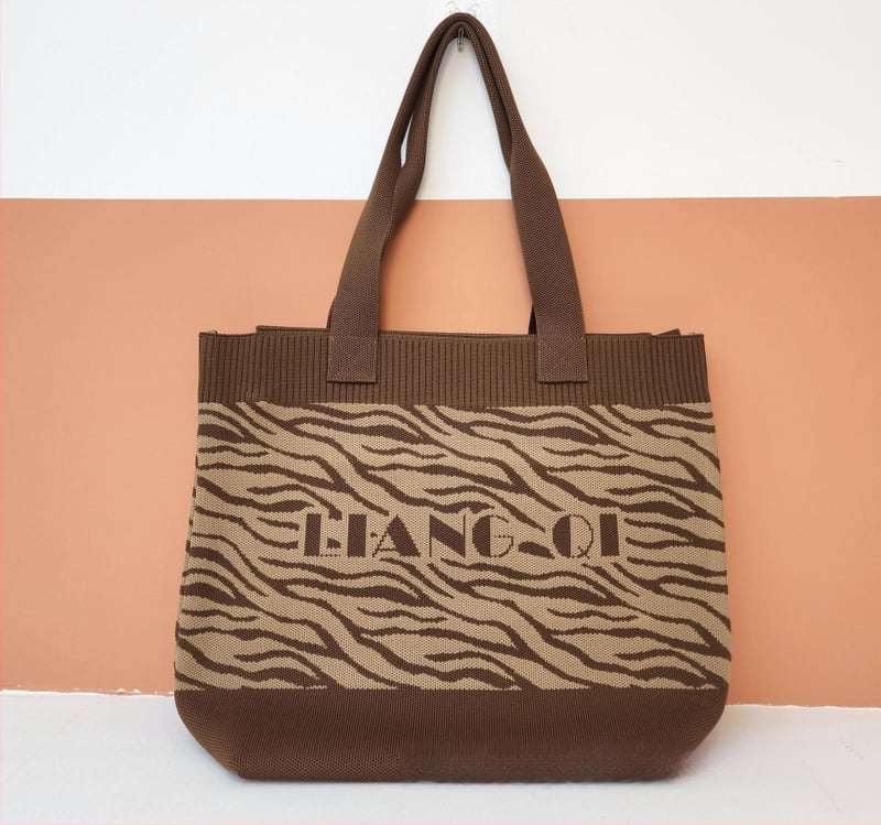 Taška typu bucket ZX — mestský štýl, polyester, zvislá štvorcová silueta, zatváranie šnúrkou, vnútorná kapsa na telefón