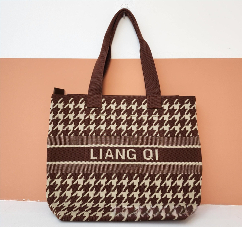 Taška typu bucket ZX — mestský štýl, polyester, zvislá štvorcová silueta, zatváranie šnúrkou, vnútorná kapsa na telefón