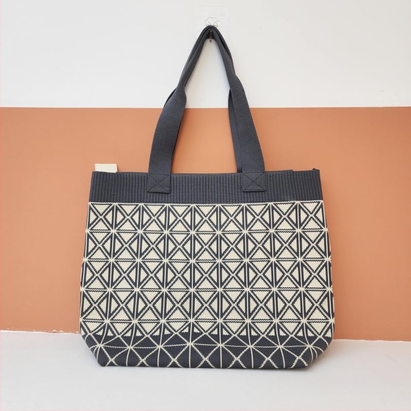 Taška typu bucket ZX — mestský štýl, polyester, zvislá štvorcová silueta, zatváranie šnúrkou, vnútorná kapsa na telefón