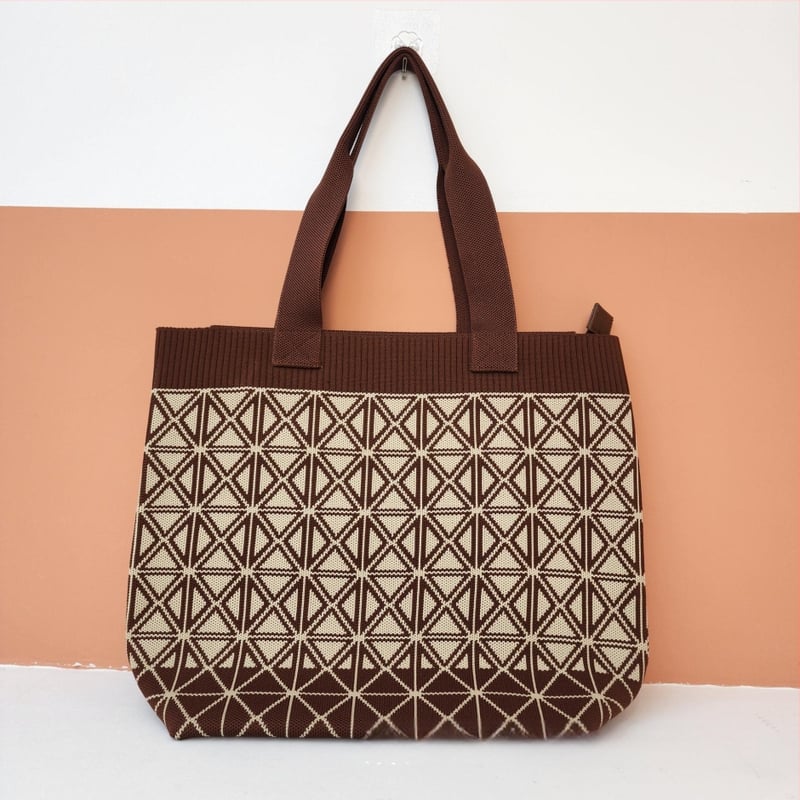 Taška typu bucket ZX — mestský štýl, polyester, zvislá štvorcová silueta, zatváranie šnúrkou, vnútorná kapsa na telefón